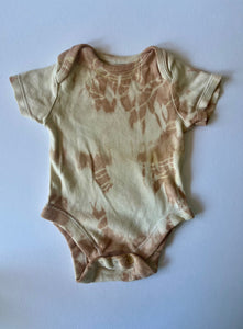 Växtfärgad Baby body